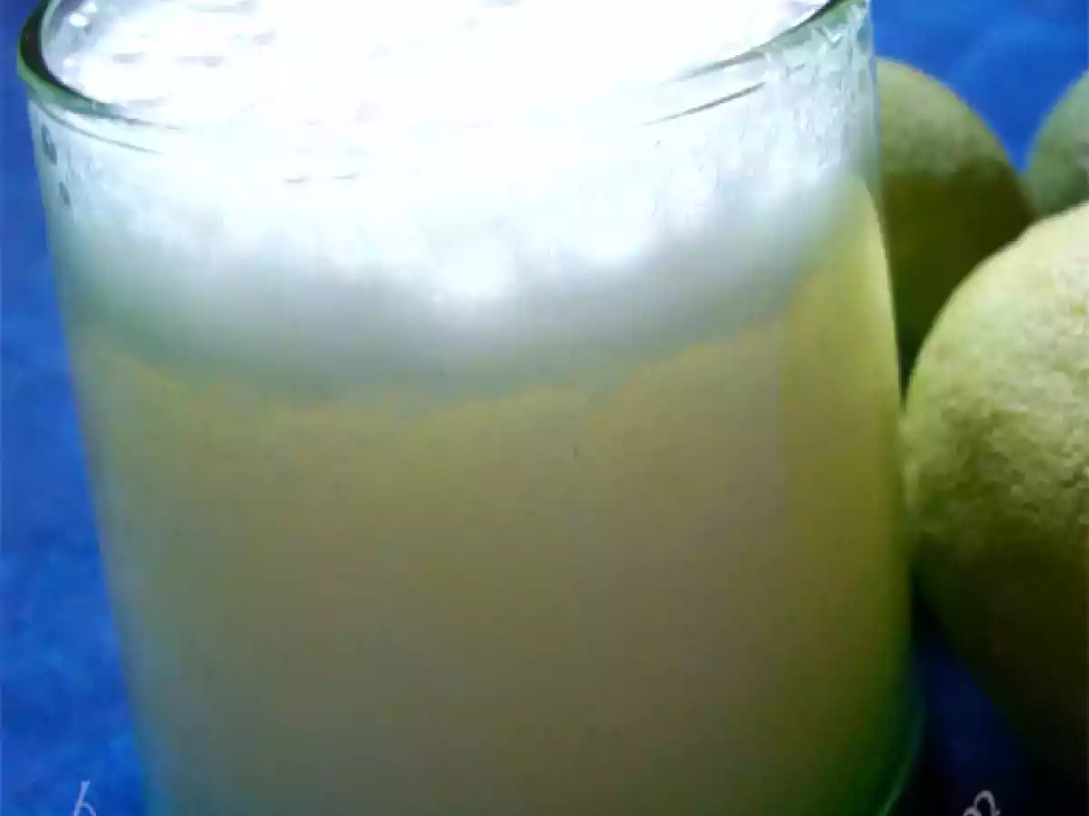 Jus citron ananas gingembre pour votre soif