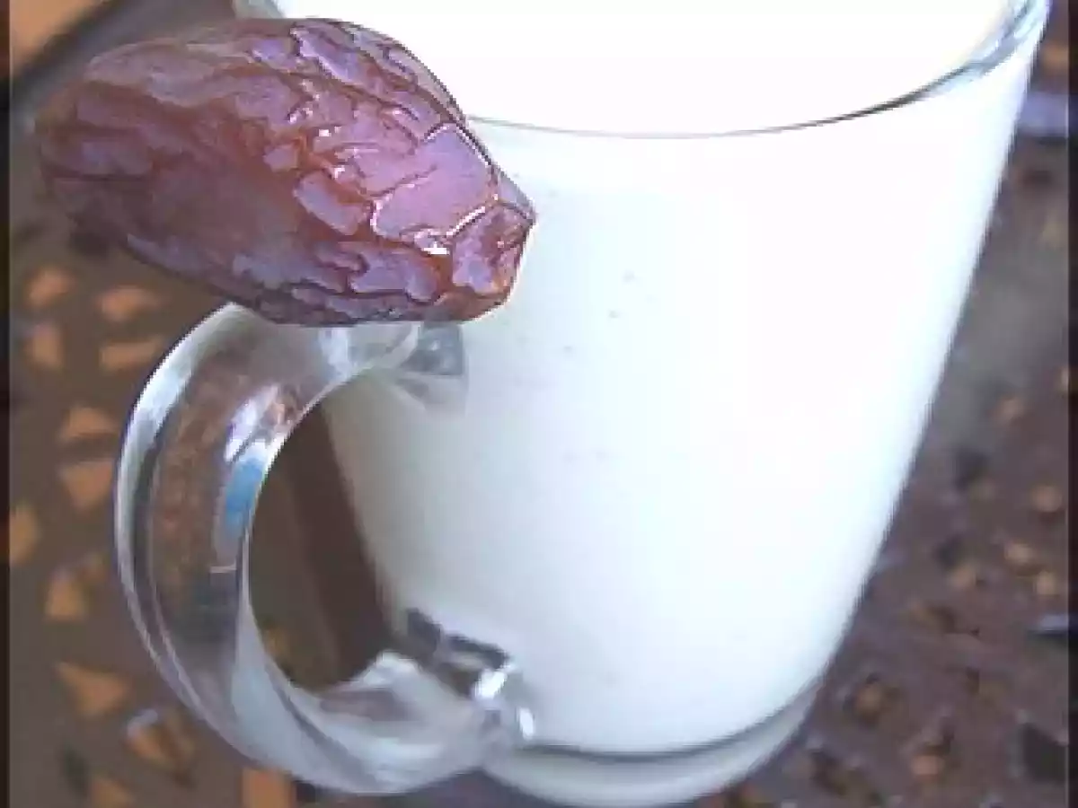 Jus d'avocat aux dattes