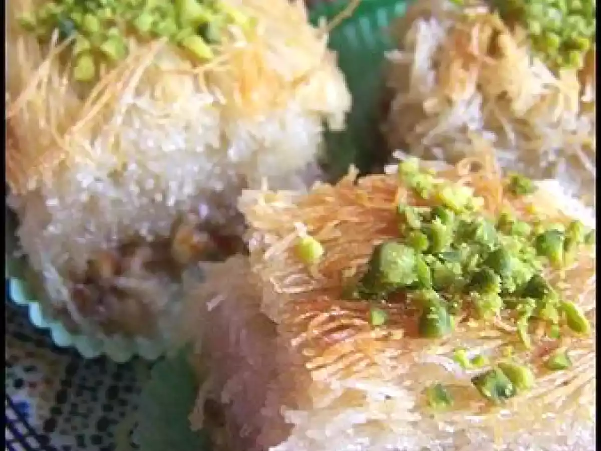 Ktaiefs algériennes ( pâtisserie algérienne aux cheveux d'anges )