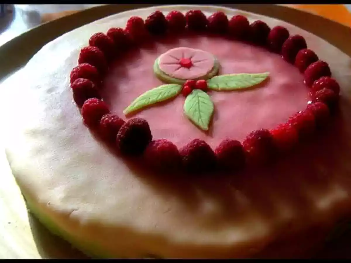 L'Ecureuil : du biscuit, du praliné, de la pâte d'amandes.. - photo 3