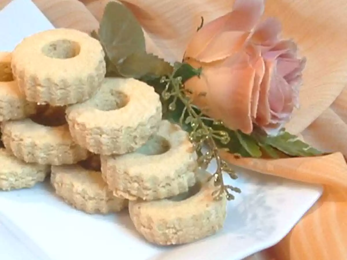 L?inratable Ghribia aux cacahuètes et à la farine de pois chiche