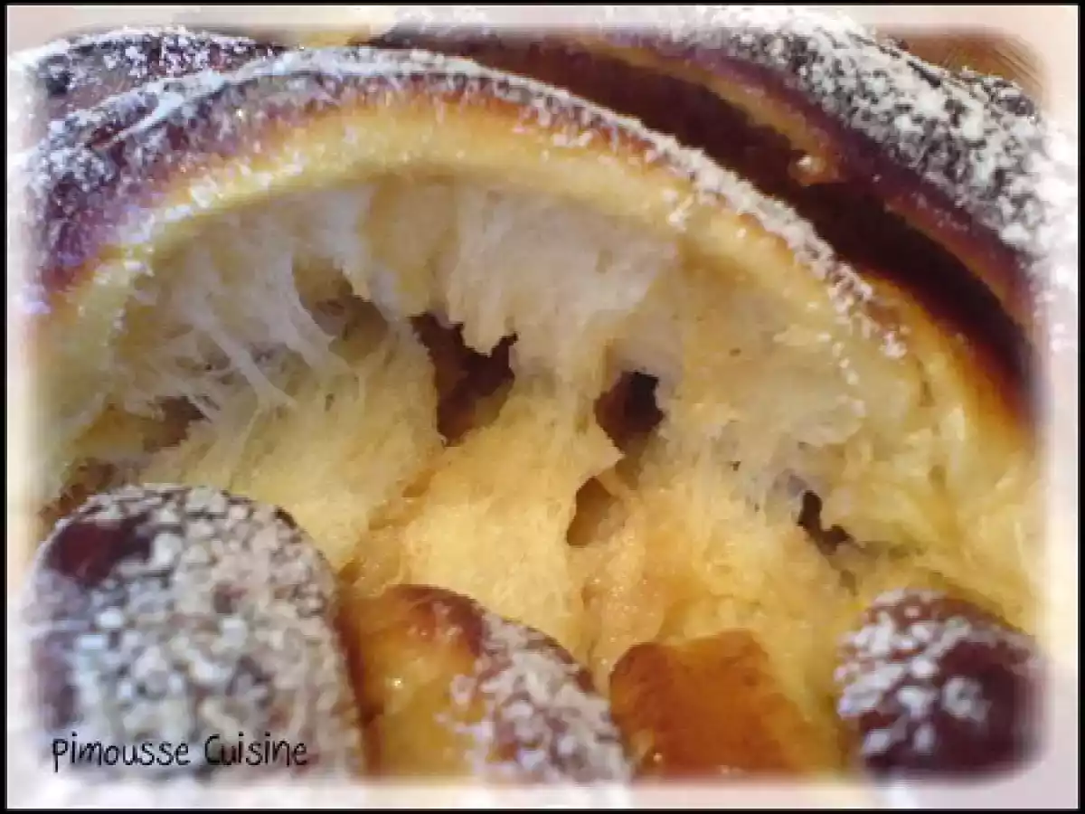 La couronne tréssée garnie de crème patissière à la cannelle - photo 2