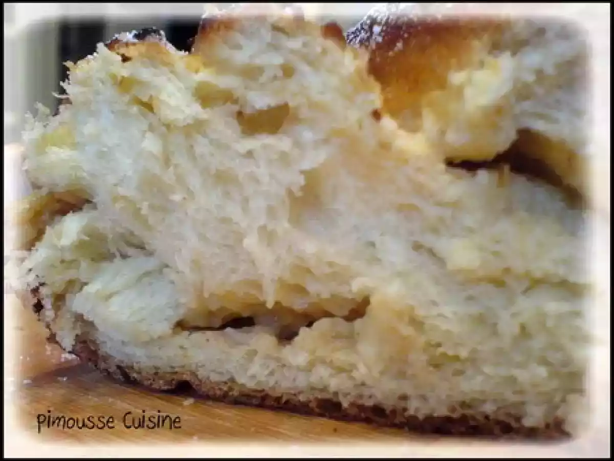 La couronne tréssée garnie de crème patissière à la cannelle - photo 4