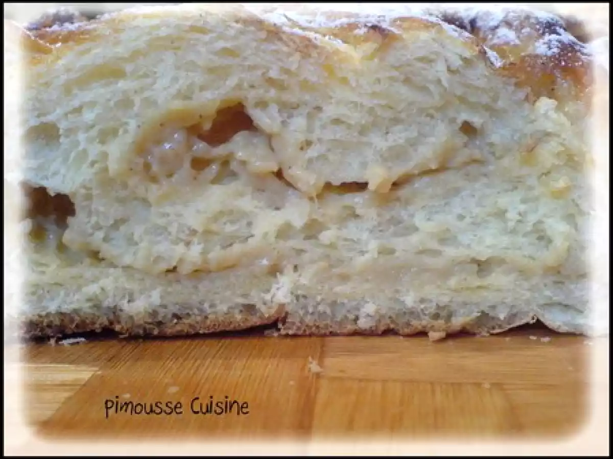 La couronne tréssée garnie de crème patissière à la cannelle - photo 5