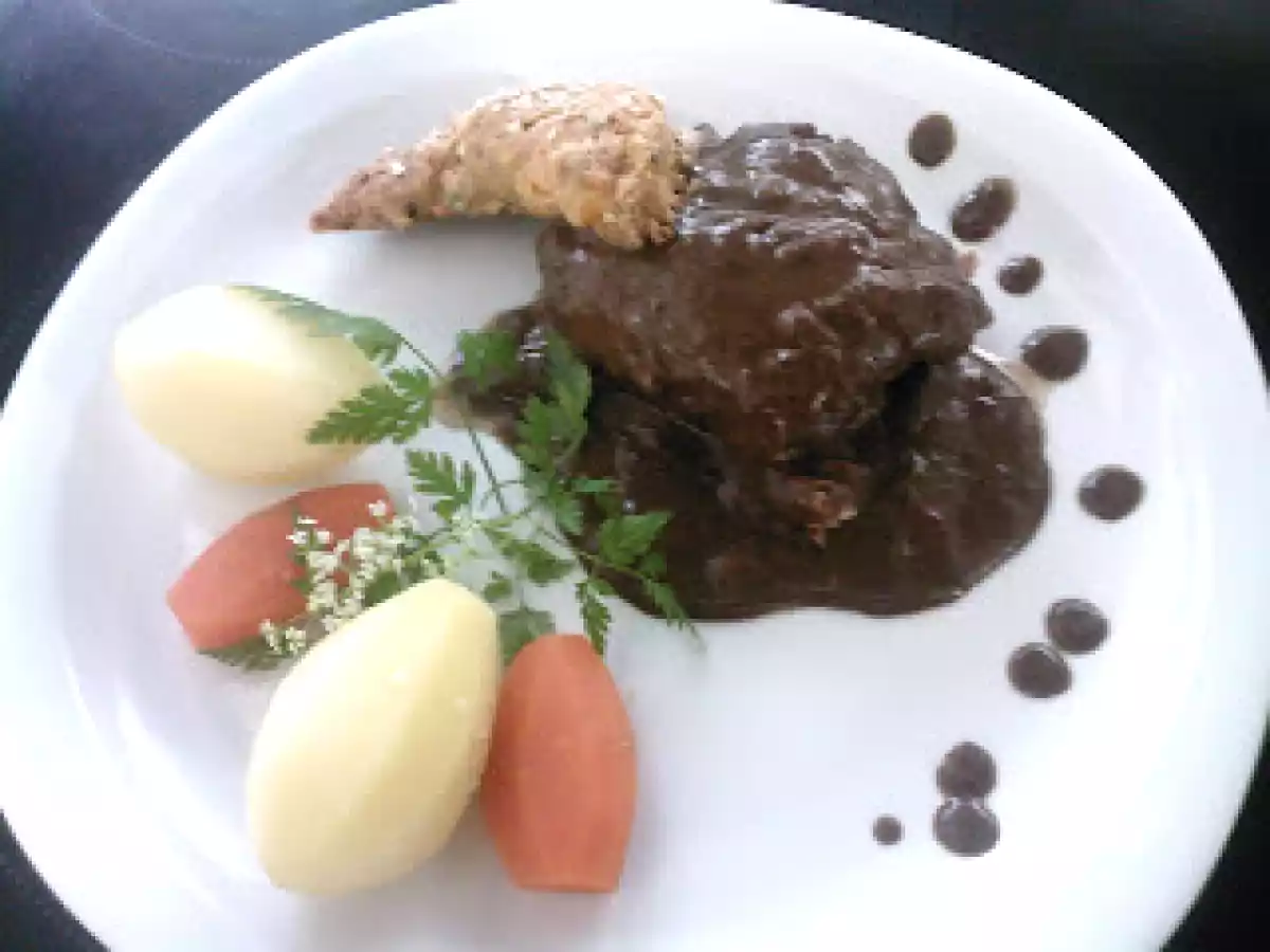 La daube de truite au vin et chocolat
