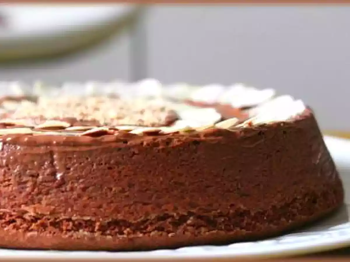 La reine de Saba...un délice de chocolat et d'amande. - photo 2