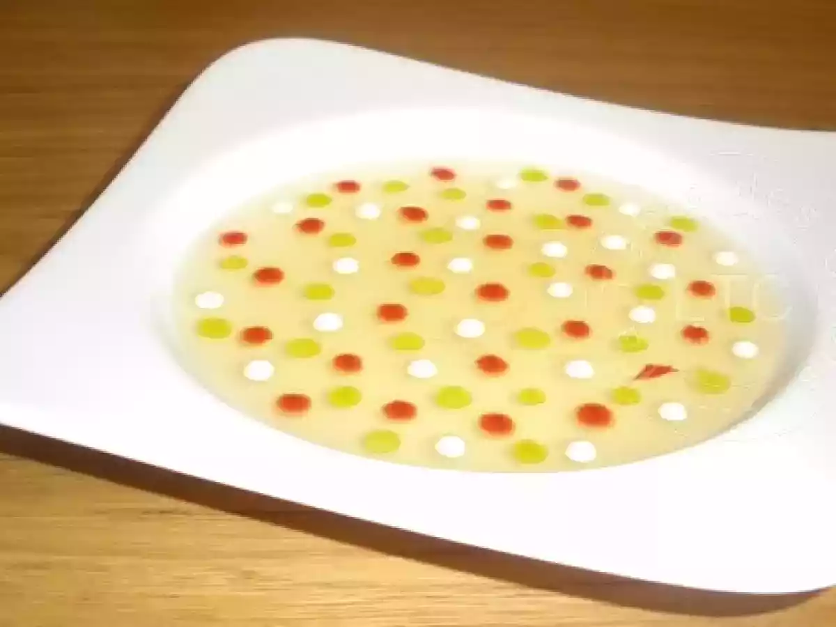 La tomate mozzarella, fine gelée au parfum de basilic - photo 4