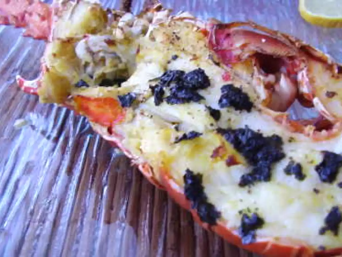 Langouste cuite grillée au basilic