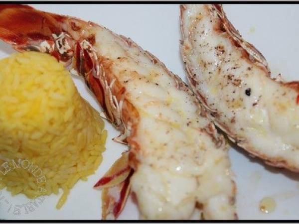 Langouste Grillee Flambee Au Whisky Et Son Riz Safrane Et Pointes