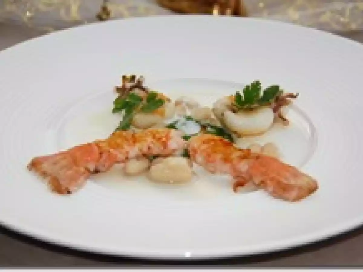 Langoustines et Chipirons au Coulis de Haricot Coco et Emulsion à la Citronnelle