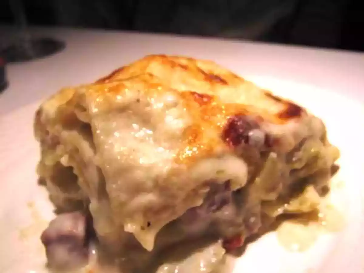 Lasagne de coppa et de coeurs d'artichauts.