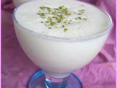 Lassi onctueux au yaourt et au lait ( boisson indienne ), photo 2