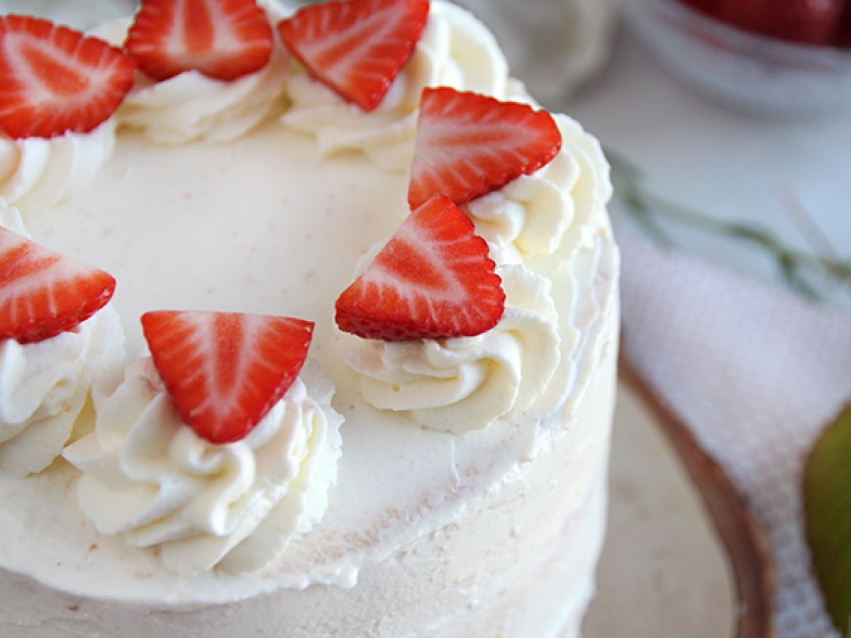 Layer Cake Aux Fraises Et Creme Mascarpone Recette Ptitchef