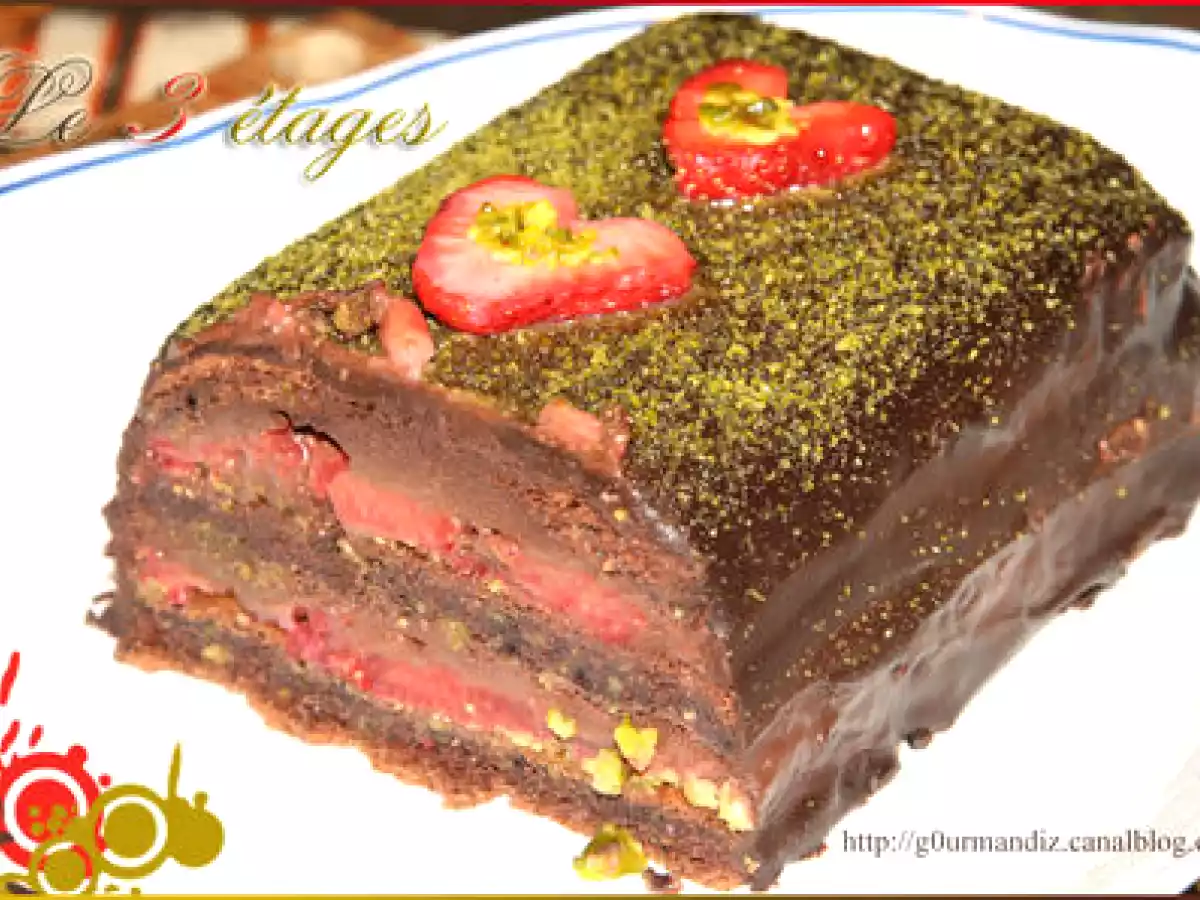 Le 3 étages, chocolat, fraise, pistache