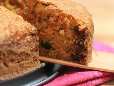Le cake de Sophie aux carottes, abricots secs & fève Tonka