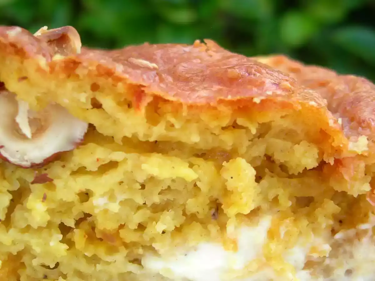 Le cake magique à la betterave et aux noisettes