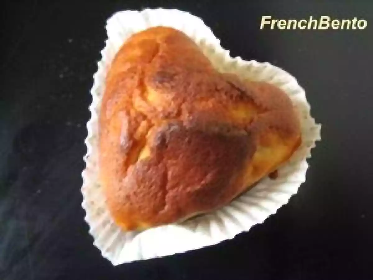 Le gâteau aux petits suisses et aux pommes et bento minute