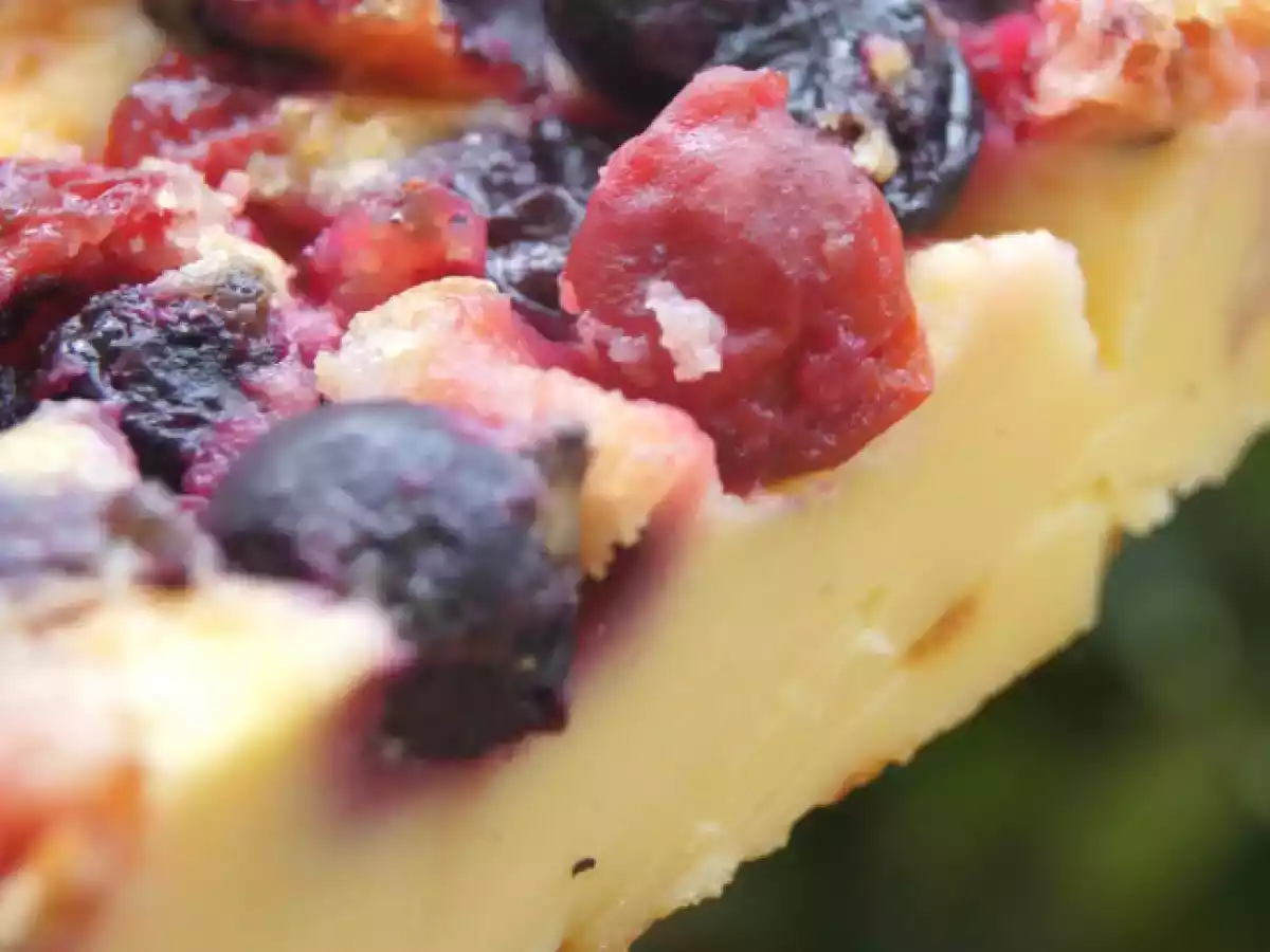 Le meilleur des clafoutis: groseilles, cerises et cassis