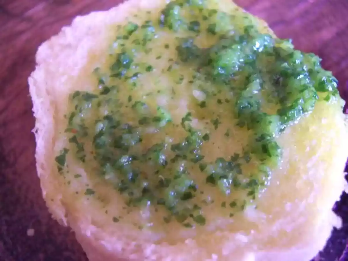 **Le Pain Au Beurre D'Ail Et De Persil** - photo 2