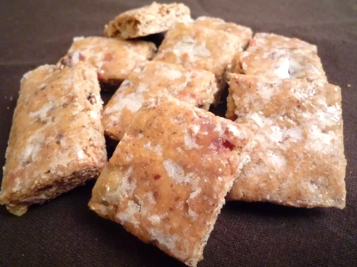 Leckerlis de Bâle aux noisettes, cerises et oranges confites