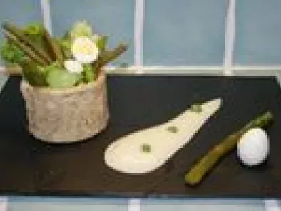 Légumes verts en coque de pain, espuma de mayonnaise légère - photo 2