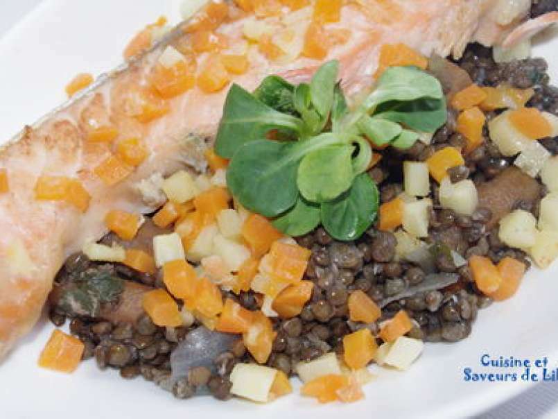 Lentilles beluga, saumon et petits légumes, photo 1