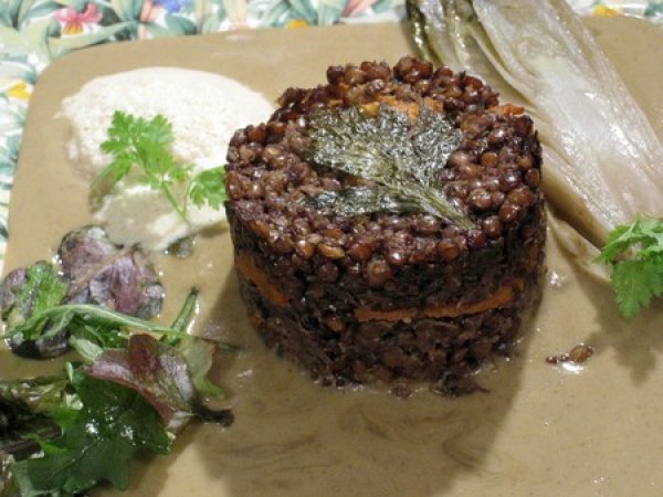 Lentilles Et Joue De Boeuf à La Truffe Ou Au Foie Gras