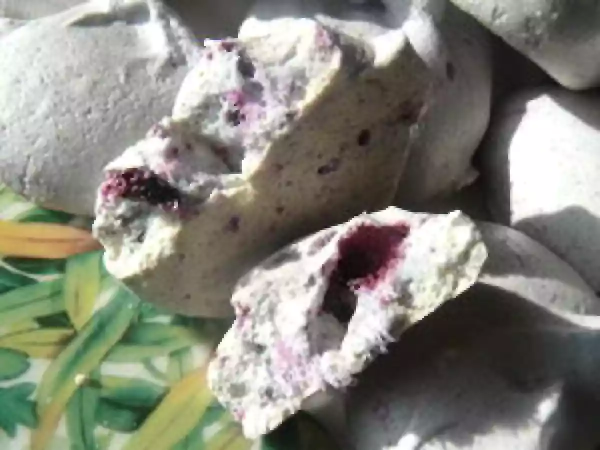 Les meringues trois parfums, myrtille, pistache/pignon, chocolat - photo 2