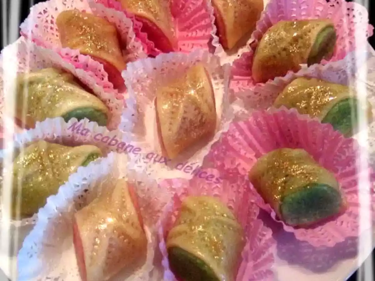 Les skendriettes ou petits losanges à la pâte d'amandes