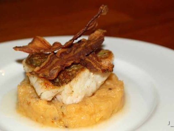 Lieu Jaune Puree De Navet Jaune Au Cacao Et Au Piment Chips De