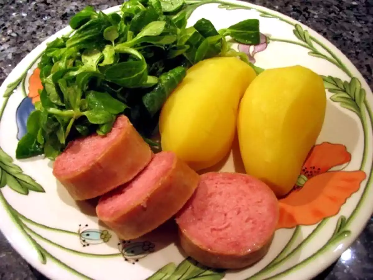 Lyonnaiserie : saucisson à cuire et pommes vapeur - photo 2