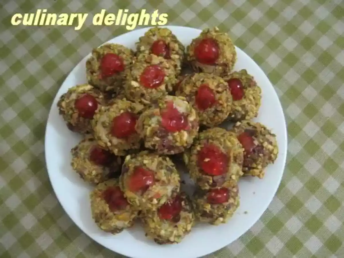 M'cheweks ( petits gateaux Algerois aux amandes)