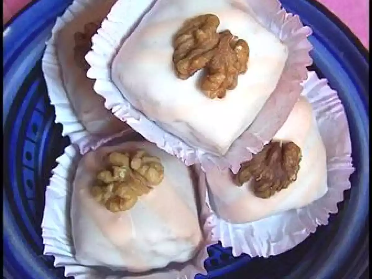 M'khabez aux noix ( pâtisserie algérienne )