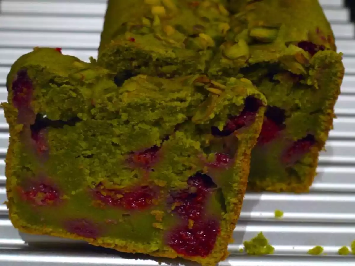 Ma nouvelle folie, le thé vert - Cake au thé vert matcha et aux framboises
