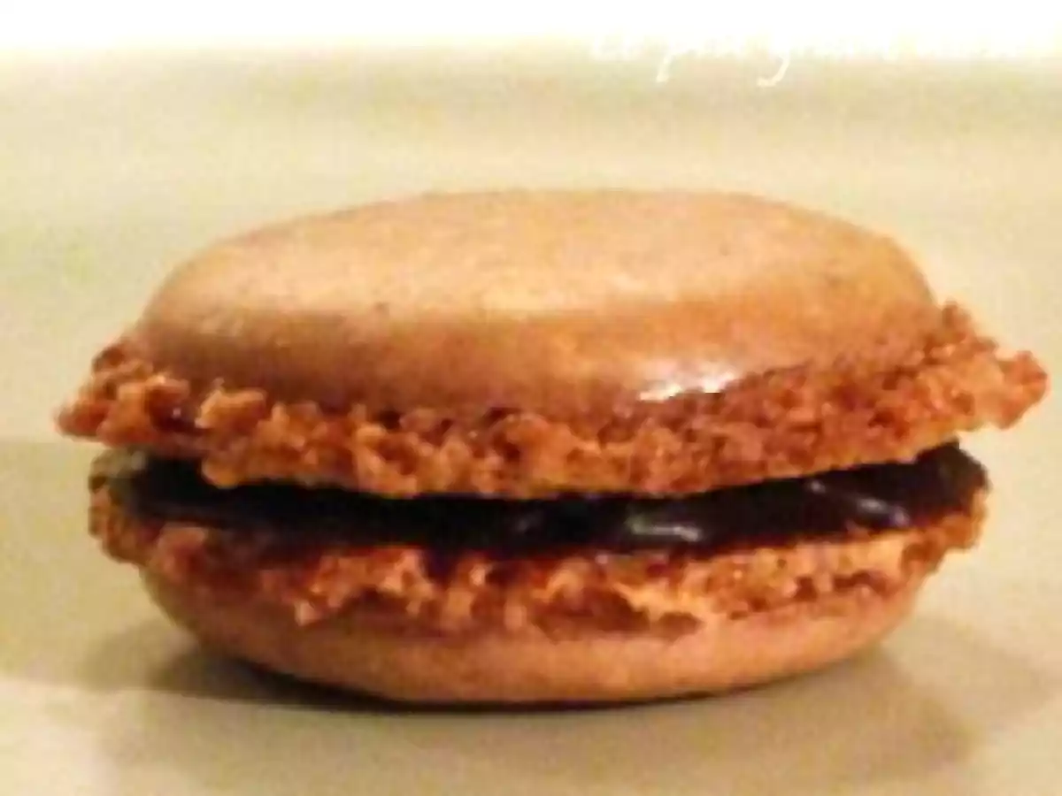 Macarons à la violette, à la confiture de lait, au chocolat - photo 3