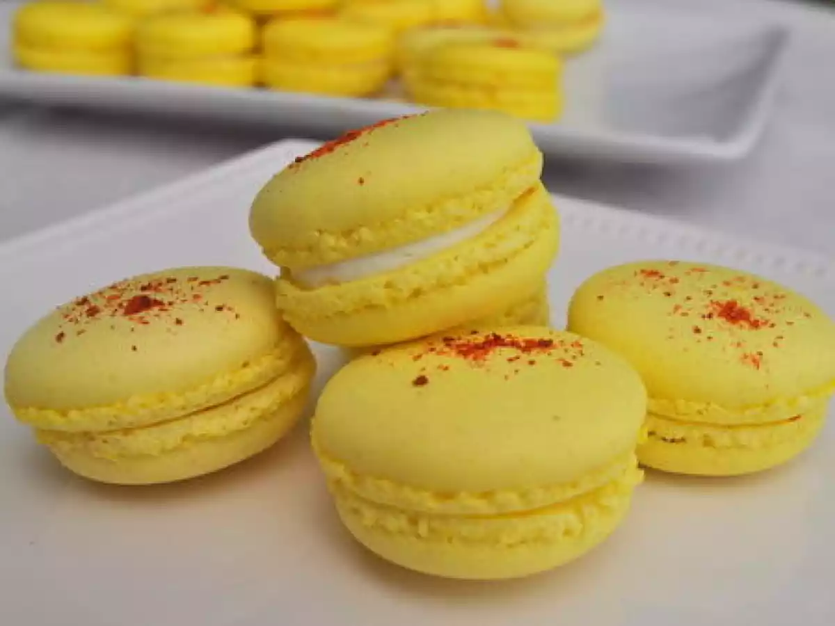 Macarons au curry et piment d'Espelette