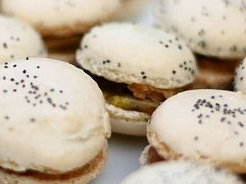 Macarons au foie gras et au confit d'oignon, photo 1