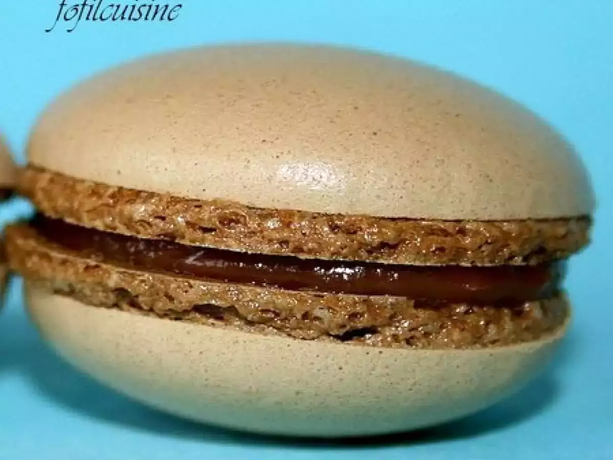 MACARONS: coques café, ganache chocolat-Baileys et coques café fourrage confiture de lait - photo 4