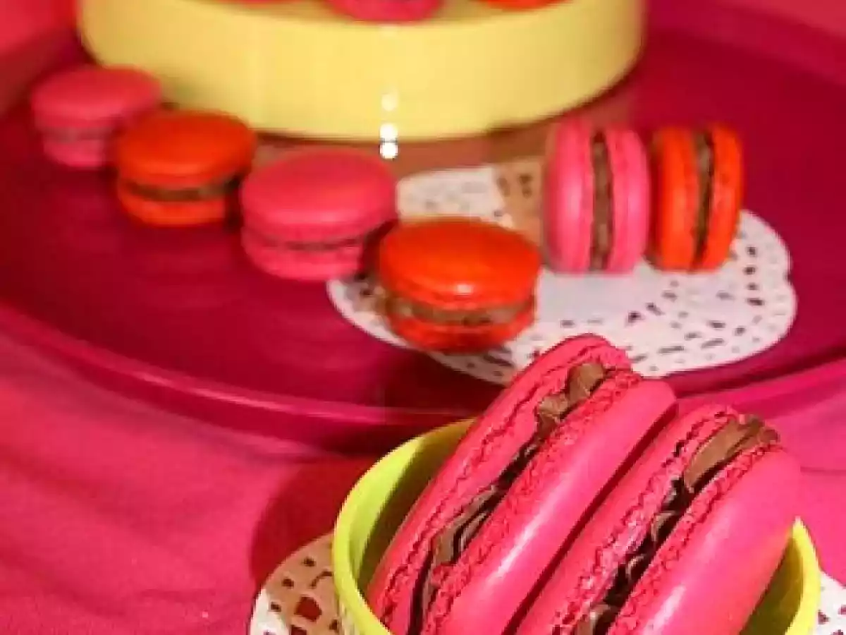 MACARONS: coques noisettes et noisettes/orange. - photo 6