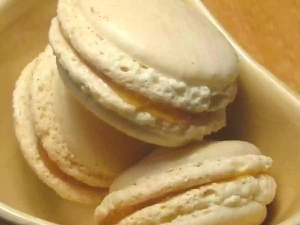 Macarons d'Orient et d'Occident. Dattes-miel-cannelle, poires-caramel au beurre salé - photo 3
