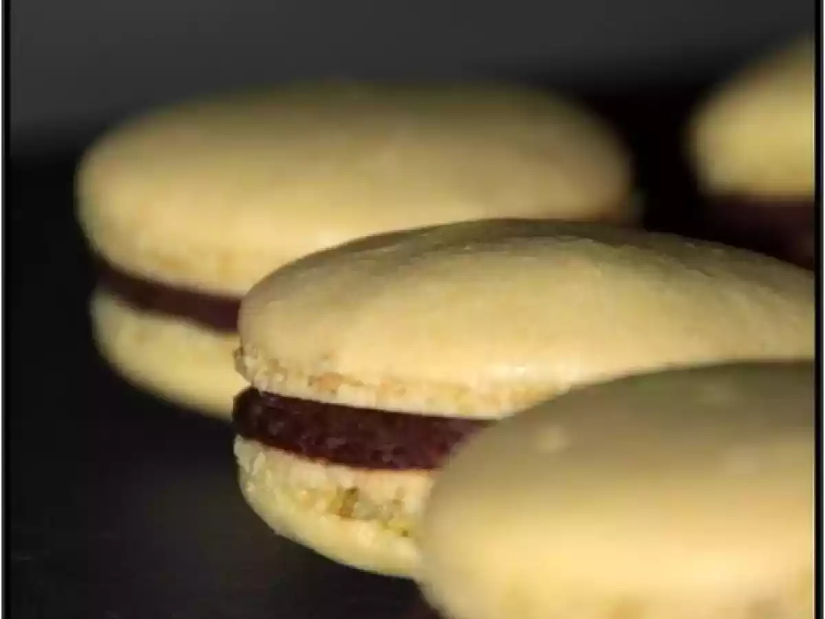 Macarons ganache chocolat noir à l'orange - photo 2