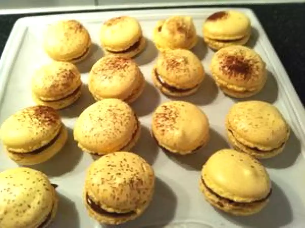 Macarons Mogador, Chocolat au lait et passion.
