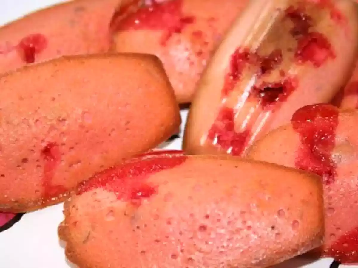 Madeleines aux pralines roses
