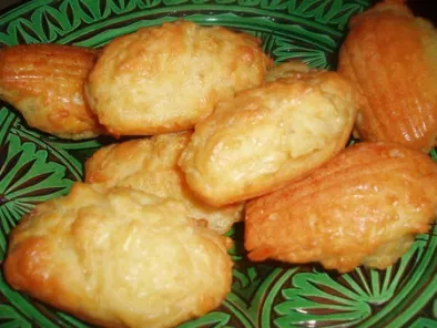 Madeleines aux trois fromages