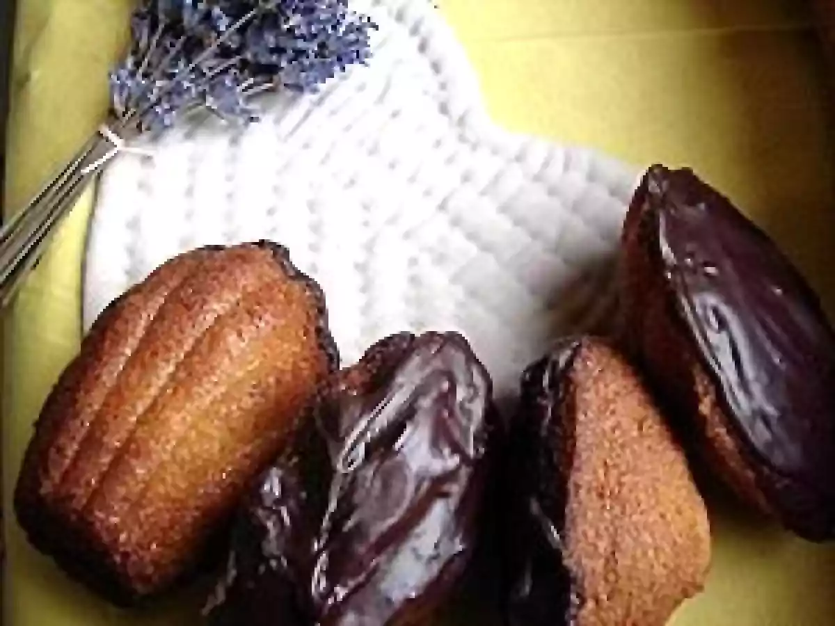 Madeleines chocolat-amandes
