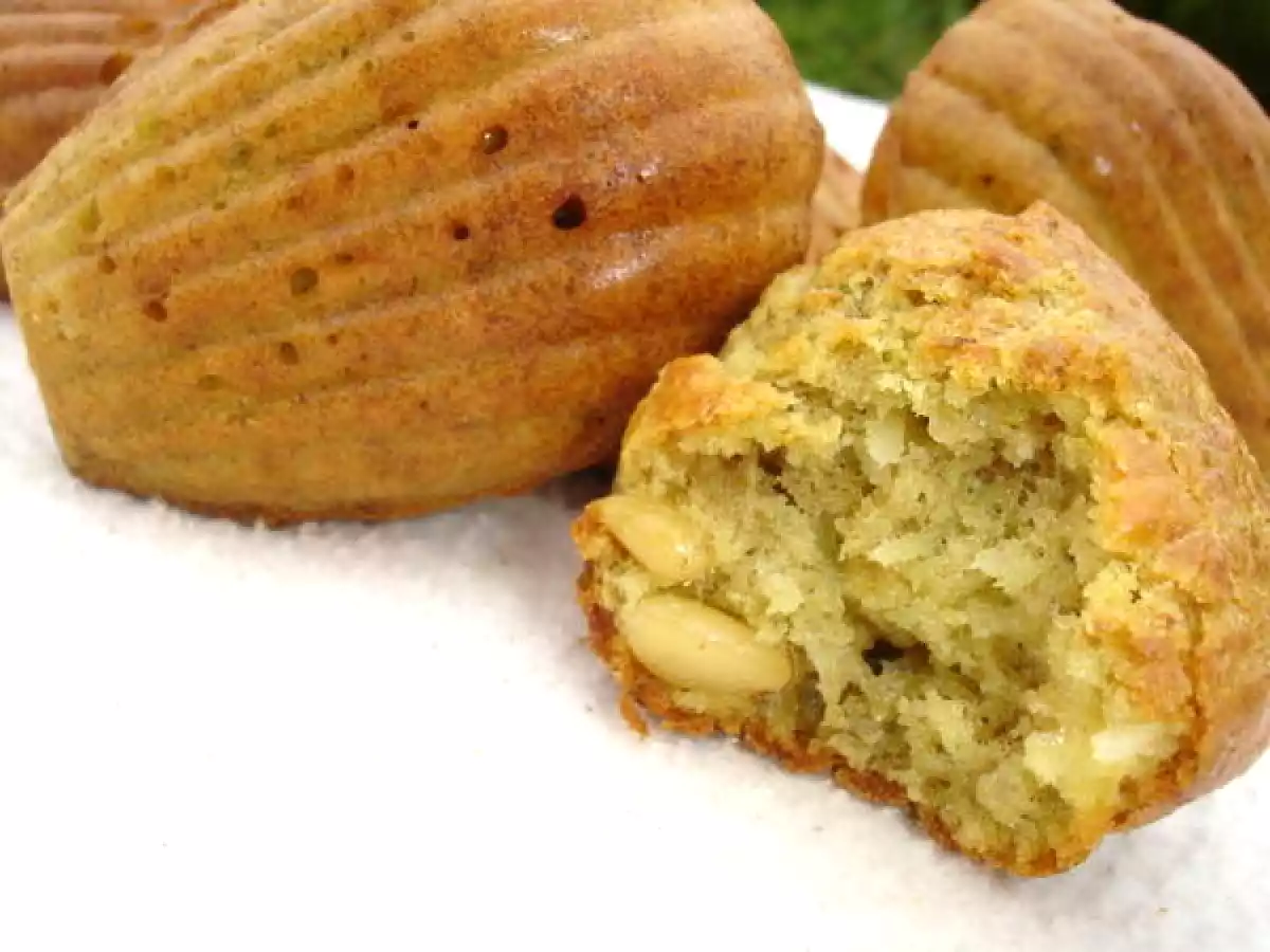 MADELEINES SALEES AU PESTO ET PIGNONS DE PIN