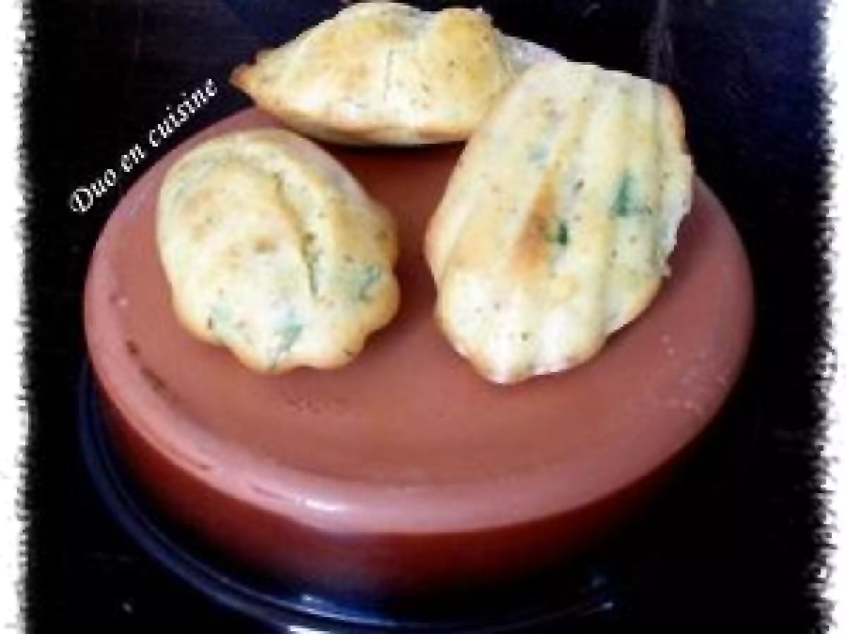 Madeleines salées aux olives et au chèvre