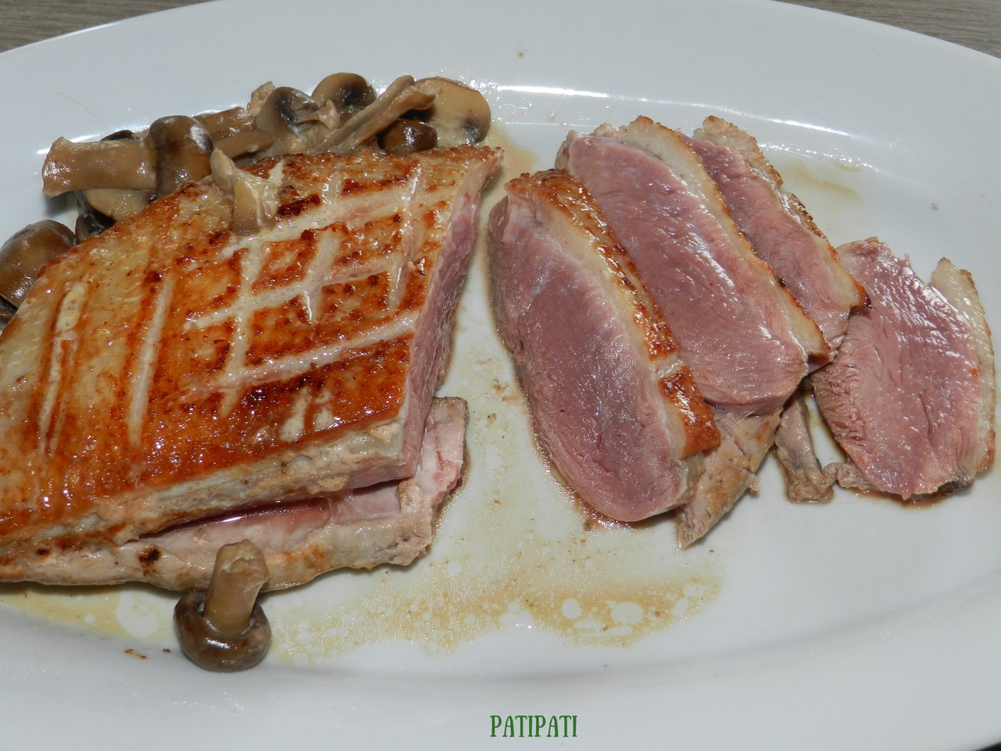 Magret de canard aux champignons des grottes belges, Recette Ptitchef