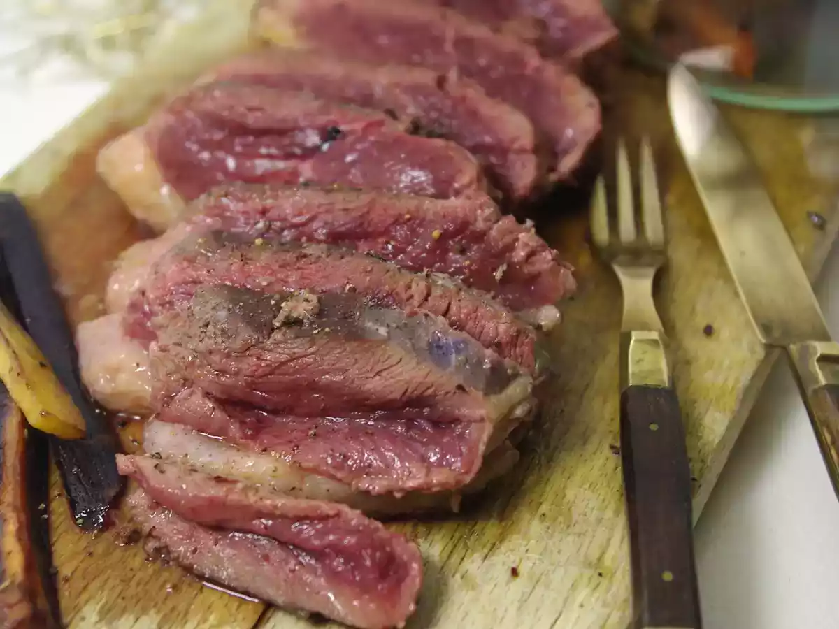 Magret de canard miel et carottes anciennes