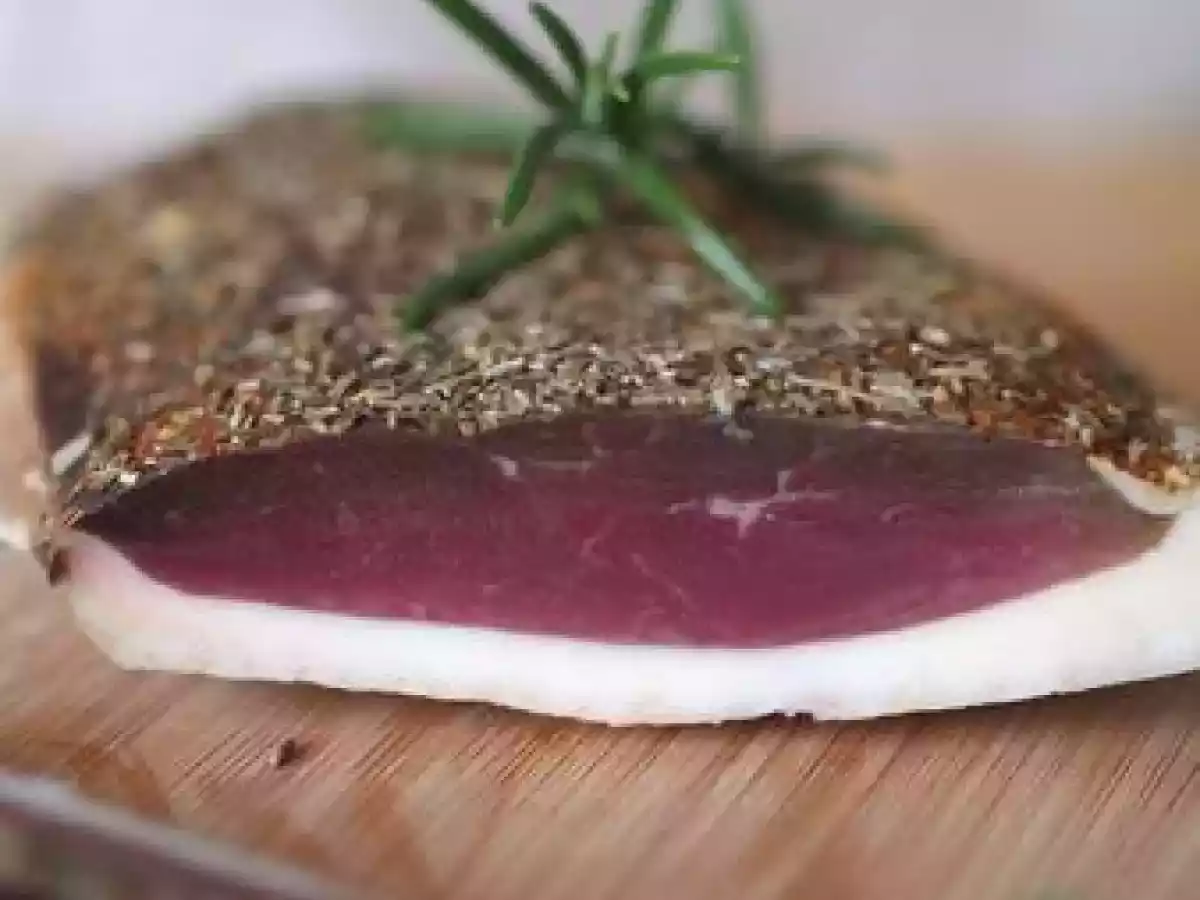 Magret de canard séché au romarin et piment d'Espelette